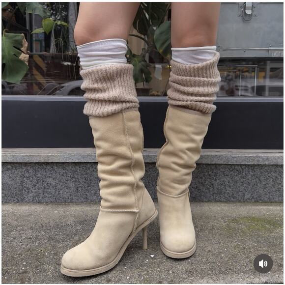 Rare vintage Y2K Tommy Hilfiger beige Ugg-style heeled boots size 6.5 suede - Picture 1 of 9